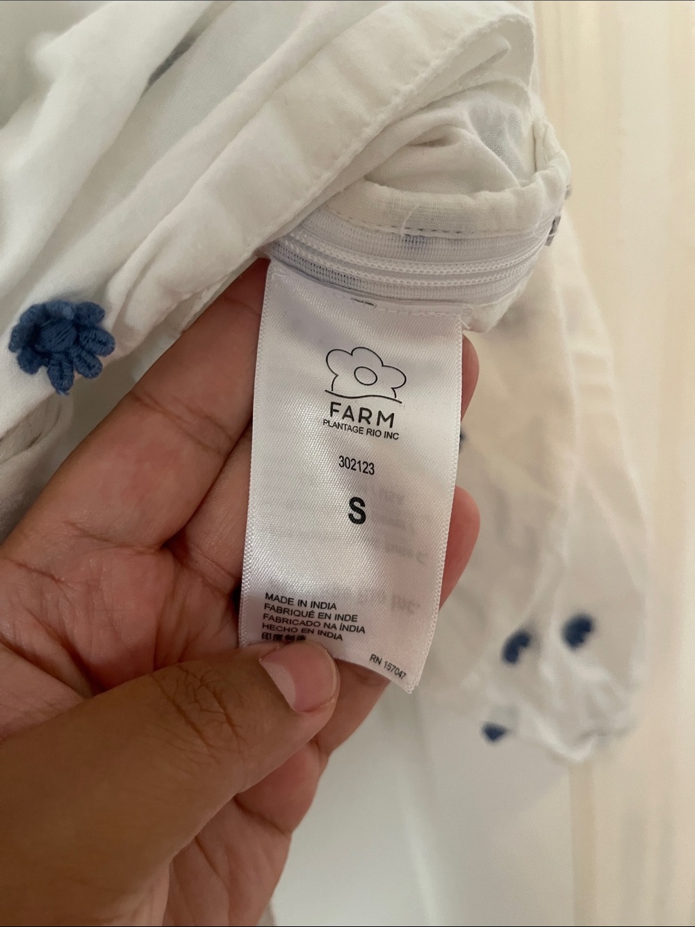 FARM Rio White Crop Top with Blue Floral Motif - Picture 5 of 9